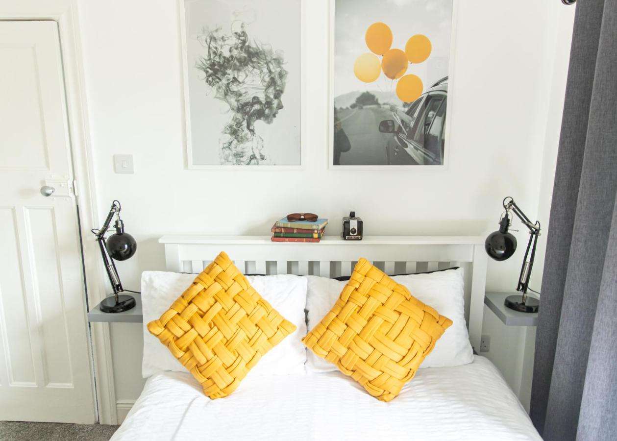 Entire Family Home , Large Rear Garden And Free Parking Белфаст Экстерьер фото